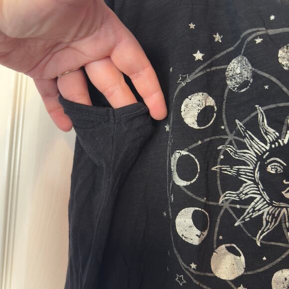Torrid Black Moon & Sun Slub Jersey Cutout Off Shoulder Tee Size 3 Celestial - Picture 10 of 10